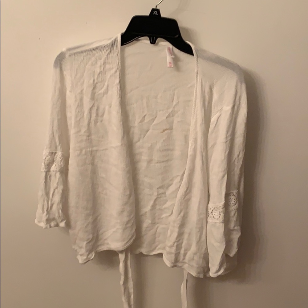 White target shirt! Summery!